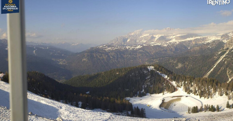 Webcam Pinzolo - Rifugio Doss del Sabion - 2100m