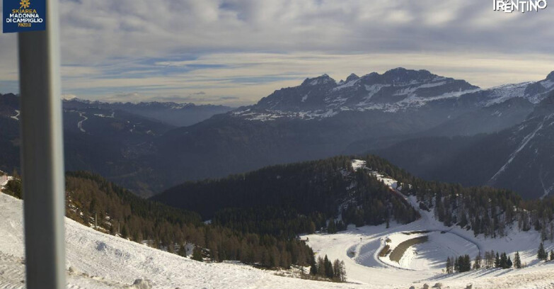 Webcam Pinzolo - Rifugio Doss del Sabion - 2100m