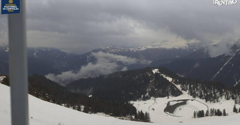 Webcam Pinzolo - Rifugio Doss del Sabion - 2100m