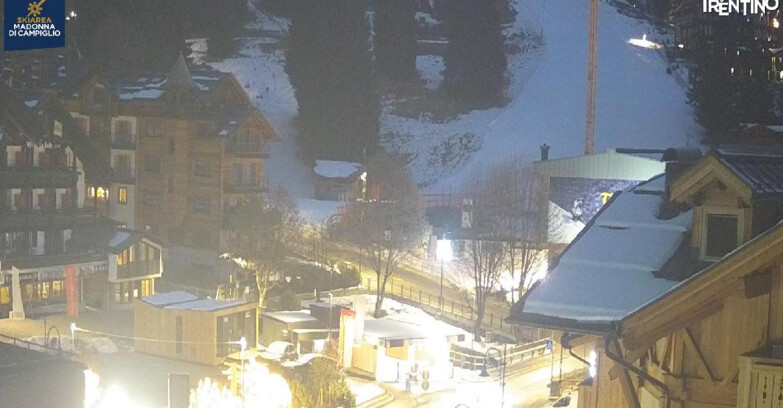 Webcam Madonna di Campiglio (Skiarea Campiglio Dolomiti di Brenta - Val di Sole Val Rendena) - Madonna di Campiglio