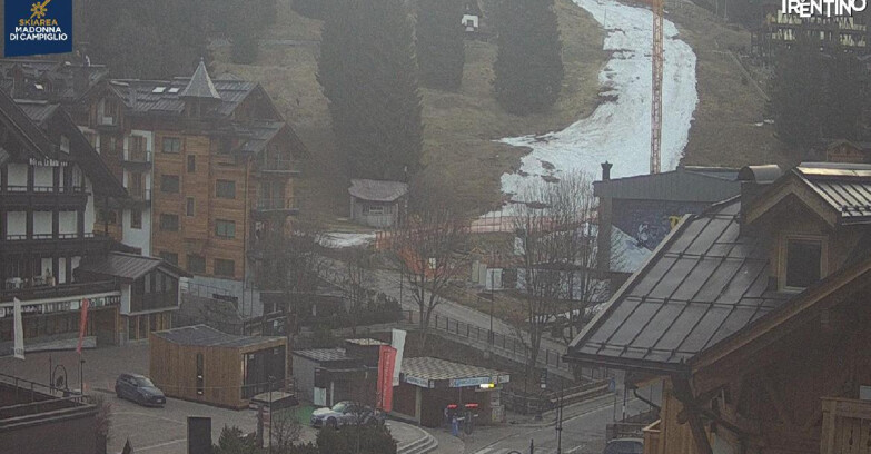 Webcam Madonna di Campiglio (Skiarea Campiglio Dolomiti di Brenta - Val di Sole Val Rendena) - Madonna di Campiglio