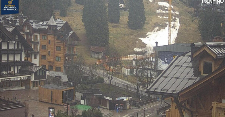 Webcam Madonna di Campiglio (Skiarea Campiglio Dolomiti di Brenta - Val di Sole Val Rendena) - Madonna di Campiglio