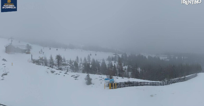 Webcam Madonna di Campiglio (Skiarea Campiglio Dolomiti di Brenta - Val di Sole Val Rendena) - Rifugio Viviani
