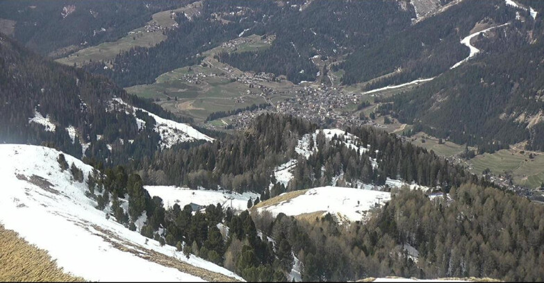 Webcam Pozza di Fassa-Aloch-Buffaure  - Sasso Lungo e Sasso Piatto visti da Buffaure