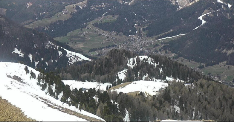 Webcam Pozza di Fassa-Aloch-Buffaure  - Sasso Lungo e Sasso Piatto visti da Buffaure