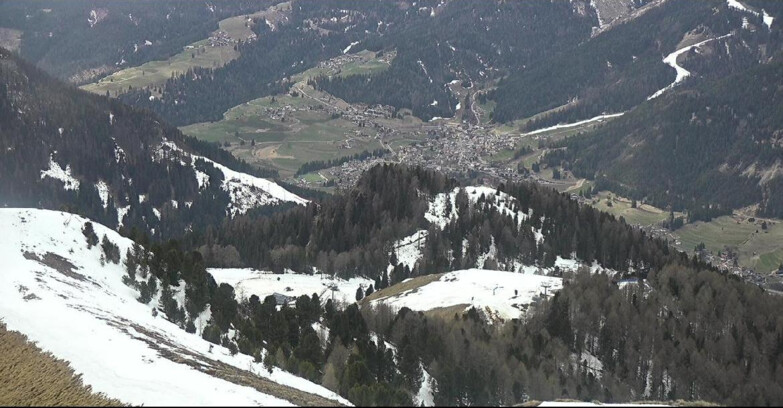Webcam Pozza di Fassa-Aloch-Buffaure  - Sasso Lungo e Sasso Piatto visti da Buffaure