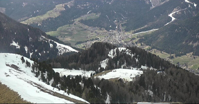 Webcam Pozza di Fassa-Aloch-Buffaure  - Sasso Lungo e Sasso Piatto visti da Buffaure