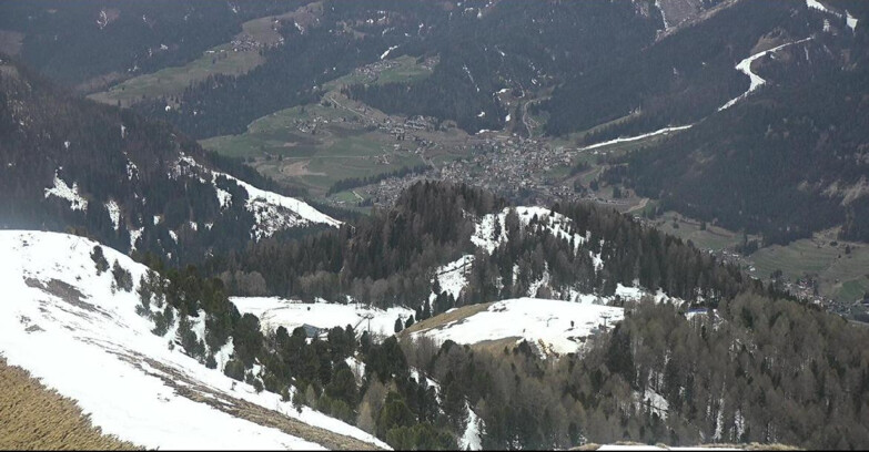 Webcam Pozza di Fassa-Aloch-Buffaure  - Sasso Lungo e Sasso Piatto visti da Buffaure