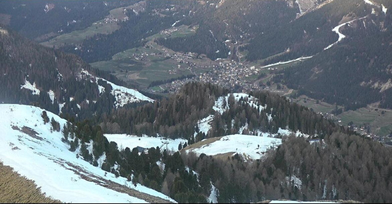 Webcam Pozza di Fassa-Aloch-Buffaure  - Sasso Lungo e Sasso Piatto visti da Buffaure