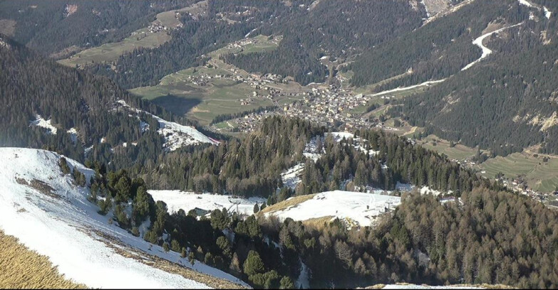 Webcam Pozza di Fassa-Aloch-Buffaure  - Sasso Lungo e Sasso Piatto visti da Buffaure