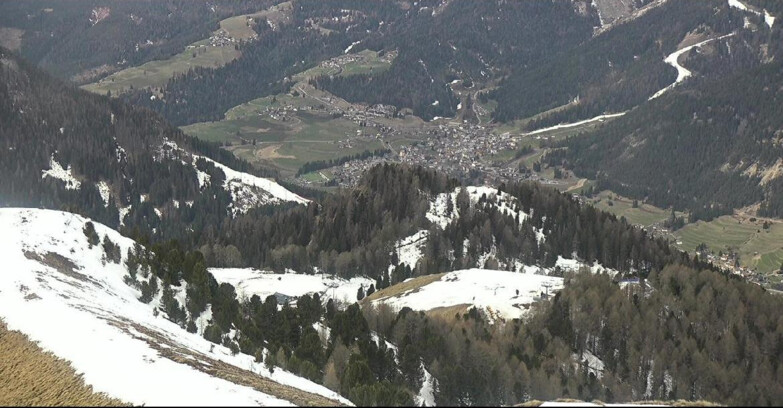 Webcam Pozza di Fassa-Aloch-Buffaure - Sasso Lungo e Sasso Piatto visti da Buffaure