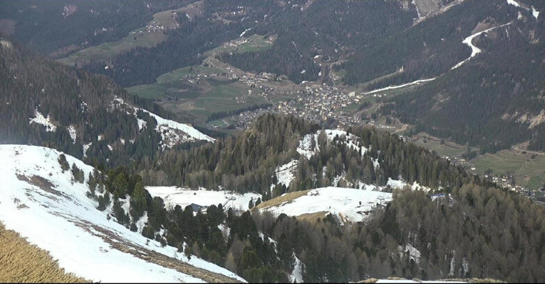 Webcam Pozza di Fassa-Aloch-Buffaure  - Sasso Lungo und Sasso Piatto