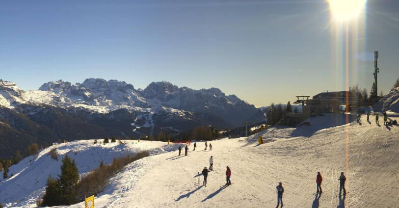 Webcam Ski area Campiglio Dolomiti di Brenta Val di Sole Val Rendena - Seggiovia Malghette 