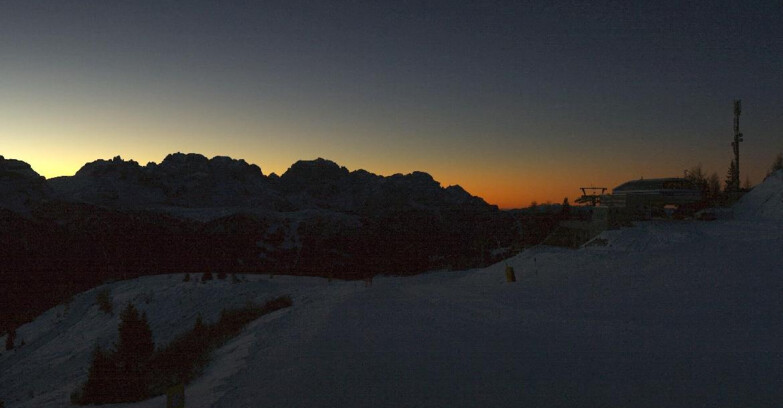 Webcam Skiarea Campiglio Dolomiti di Brenta Val di Sole Val Rendena - Seggiovia Malghette 