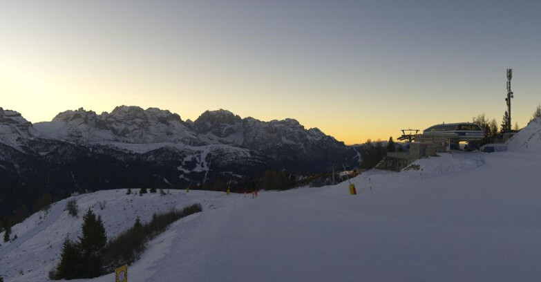 Webcam Skiarea Campiglio Dolomiti di Brenta Val di Sole Val Rendena - Seggiovia Malghette 