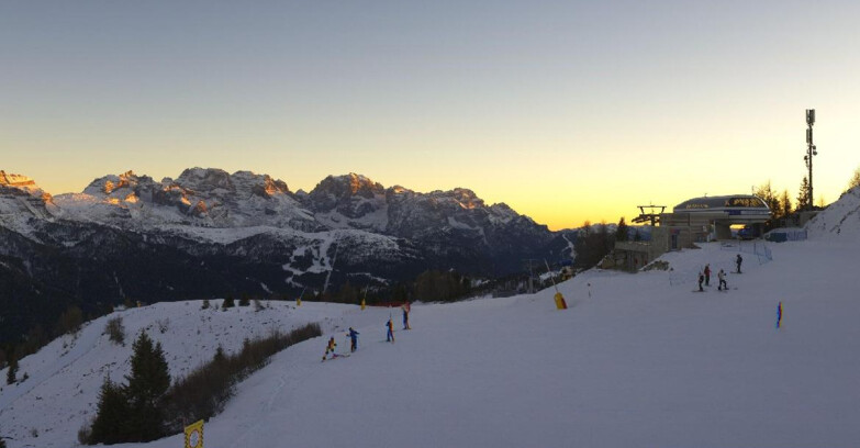 Webcam Skiarea Campiglio Dolomiti di Brenta Val di Sole Val Rendena - Seggiovia Malghette 