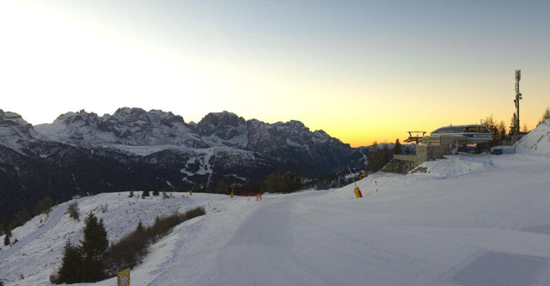 Webcam Skiarea Campiglio Dolomiti di Brenta Val di Sole Val Rendena - Seggiovia Malghette 
