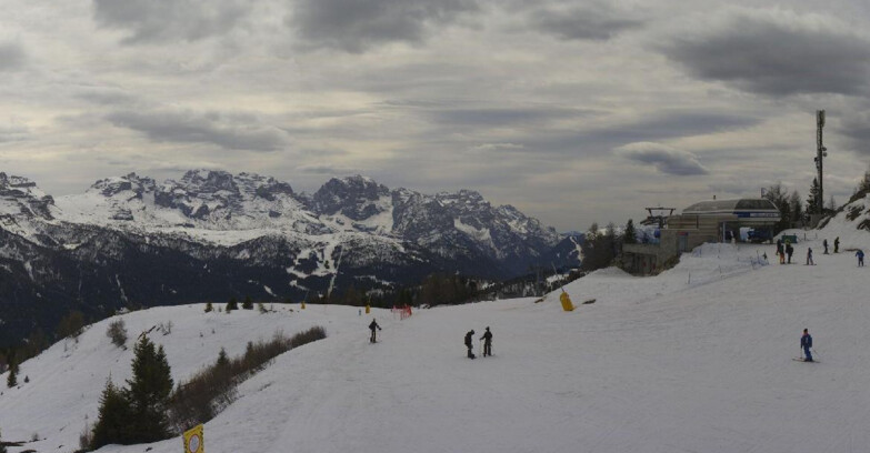 Webcam Folgarida-Marilleva  (Skiarea Campiglio Dolomiti di Brenta - Val di Sole Val Rendena) - Seggiovia Malghette 