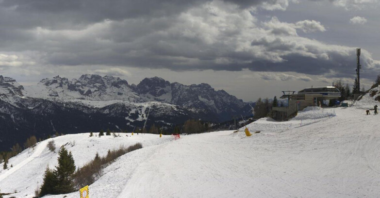 Webcam Folgarida-Marilleva  (Skiarea Campiglio Dolomiti di Brenta - Val di Sole Val Rendena) - Seggiovia Malghette 