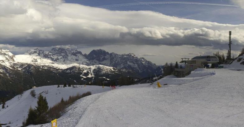 Webcam Folgarida-Marilleva  (Skiarea Campiglio Dolomiti di Brenta - Val di Sole Val Rendena) - Seggiovia Malghette 