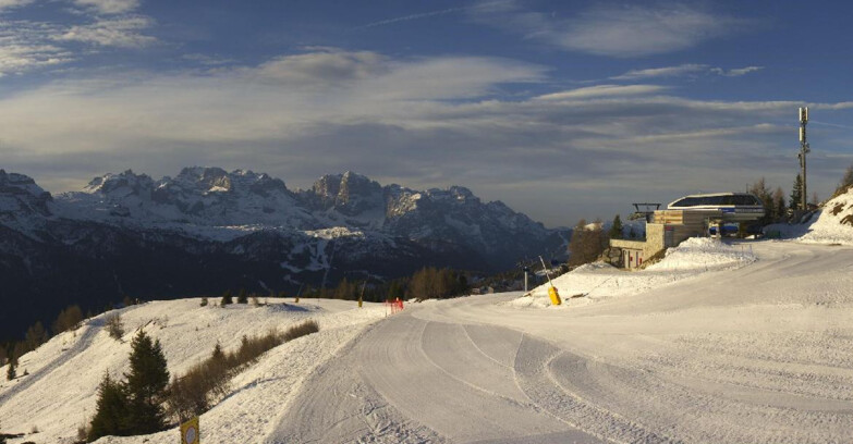 Webcam Folgarida-Marilleva  (Skiarea Campiglio Dolomiti di Brenta - Val di Sole Val Rendena) - Seggiovia Malghette 