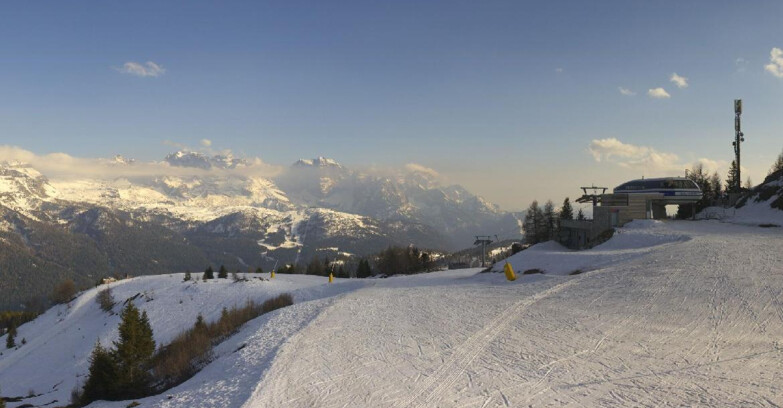 Webcam Ski area Campiglio Dolomiti di Brenta Val di Sole Val Rendena - Seggiovia Malghette 