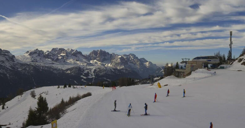 Webcam Folgarida-Marilleva  (Skiarea Campiglio Dolomiti di Brenta - Val di Sole Val Rendena) - Seggiovia Malghette 