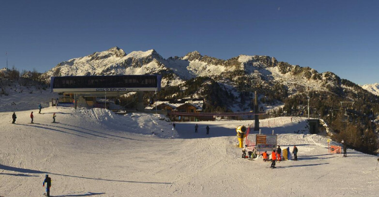 Webcam Skiarea Campiglio Dolomiti di Brenta Val di Sole Val Rendena - Seggiovia Orso Bruno 