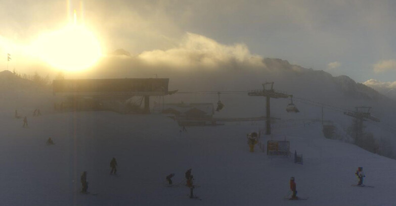 Webcam Skiarea Campiglio Dolomiti di Brenta Val di Sole Val Rendena - Seggiovia Orso Bruno 