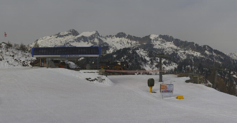 Webcam Skiarea Campiglio Dolomiti di Brenta Val di Sole Val Rendena - Seggiovia Orso Bruno 