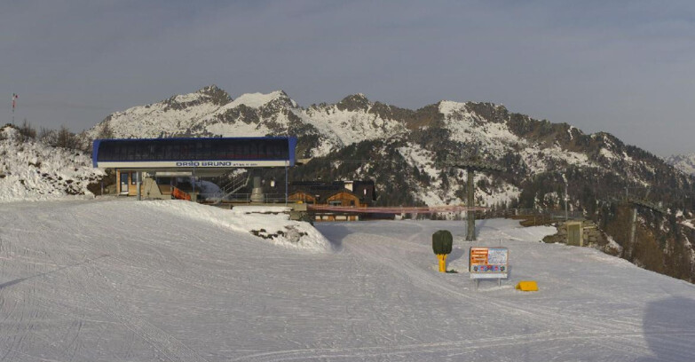 Webcam Skiarea Campiglio Dolomiti di Brenta Val di Sole Val Rendena - Seggiovia Orso Bruno 