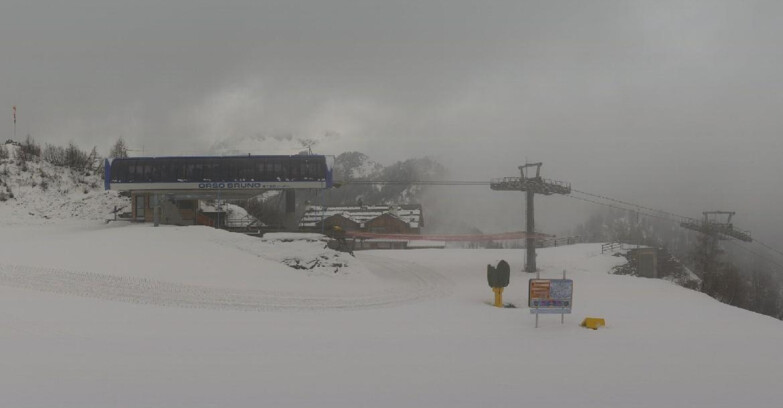 Webcam Skiarea Campiglio Dolomiti di Brenta Val di Sole Val Rendena - Seggiovia Orso Bruno 