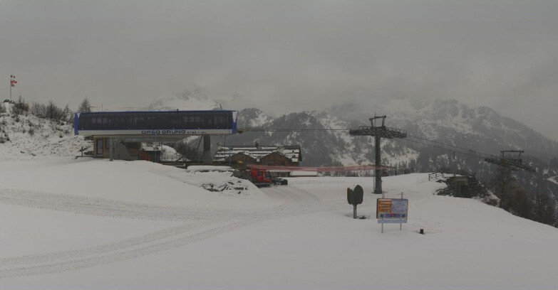 Webcam Skiarea Campiglio Dolomiti di Brenta Val di Sole Val Rendena - Seggiovia Orso Bruno 