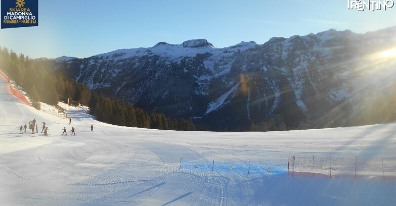 Webcam Ski area Campiglio Dolomiti di Brenta Val di Sole Val Rendena - Pista delle Rocce - Folgarida