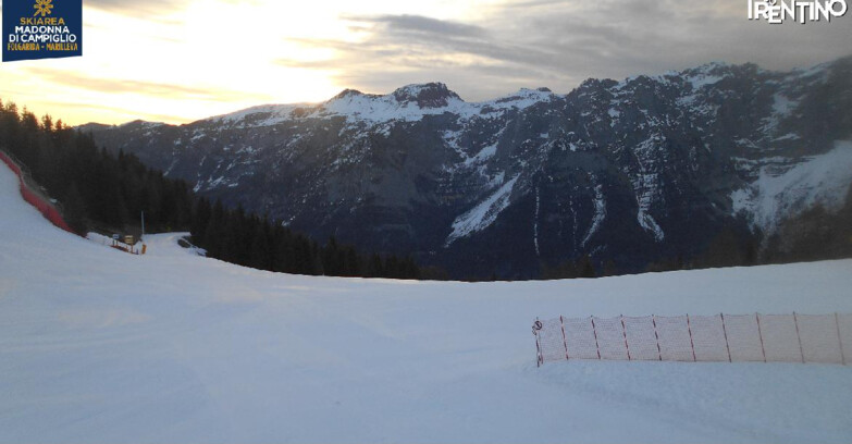 Webcam Skiarea Campiglio Dolomiti di Brenta Val di Sole Val Rendena - Pista delle Rocce - Folgarida