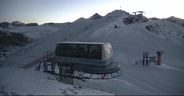 Webcam Pozza di Fassa-Aloch-Buffaure  - Pala del Geiger, sullo sfondo il Pordoi