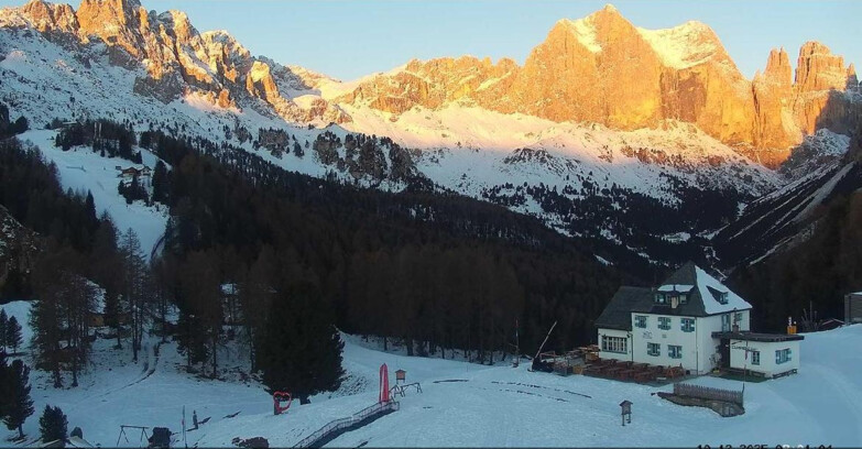 Webcam Vigo di Fassa-Pera-Ciampedìe - Vigo - Roda de Vael