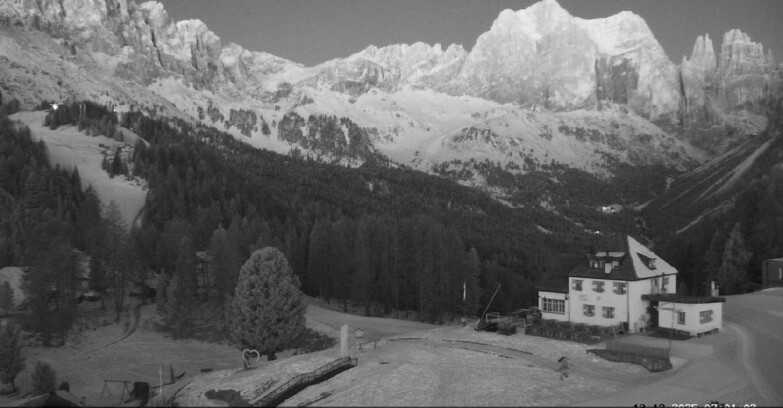 Webcam Vigo di Fassa-Pera-Ciampedìe - Vigo - Roda de Vael