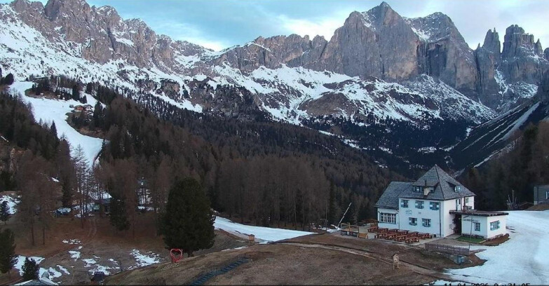 Webcam Vigo di Fassa-Pera-Ciampedìe - Vigo - Roda de Vael -Dolomiti di Fassa