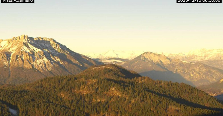 Webcam Lavarone - View on Ghiacciaio Adamello