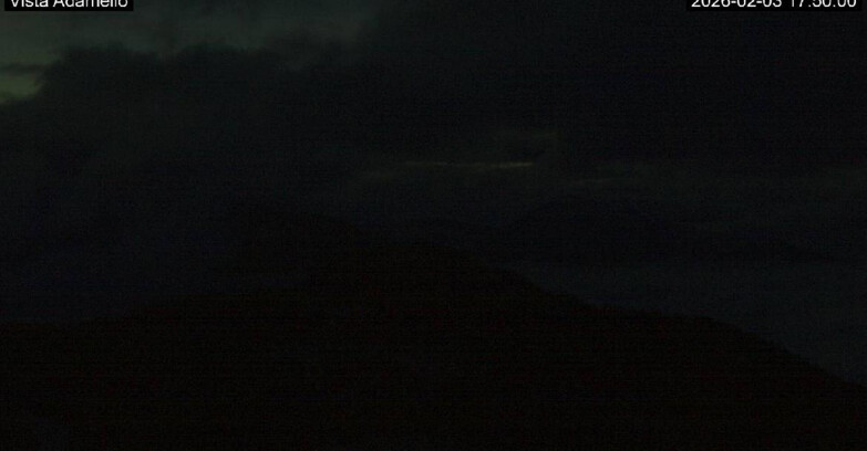 Webcam Ski Area Lavarone  - View on Ghiacciaio Adamello 