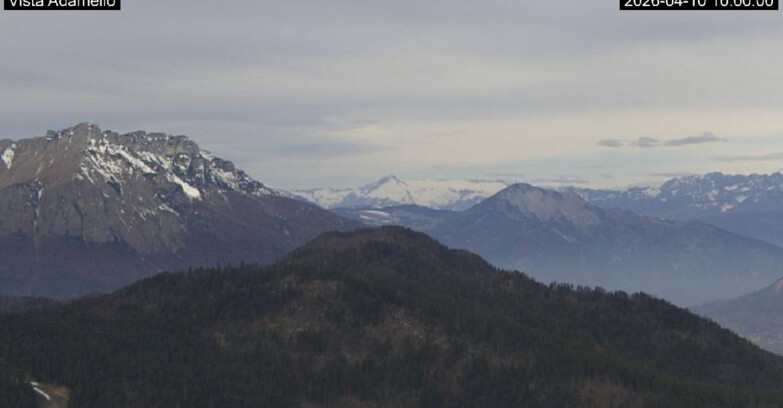 Webcam Ski Area Lavarone  - View on Ghiacciaio Adamello 