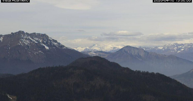 Webcam Ski Area Lavarone  - View on Ghiacciaio Adamello 