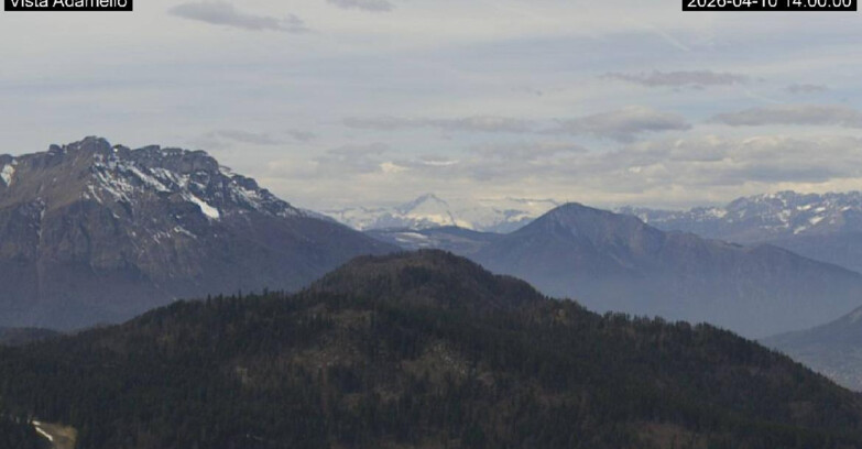 Webcam Ski Area Lavarone  - View on Ghiacciaio Adamello 
