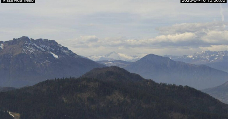 Webcam Ski Area Lavarone  - View on Ghiacciaio Adamello 