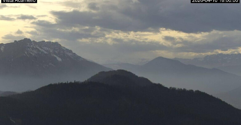 Webcam Lavarone Skigegiet - View on Ghiacciaio Adamello