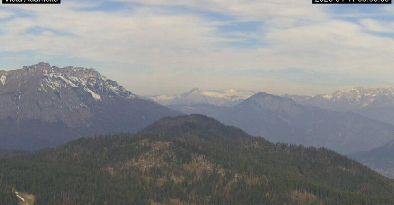 Webcam Ski Area Lavarone  - View on Ghiacciaio Adamello 