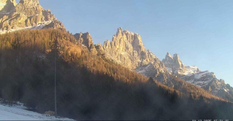 Webcam Сан-Мартино-ди-Кастроцца - Пассо-Ролле - Le Pale di San Martino