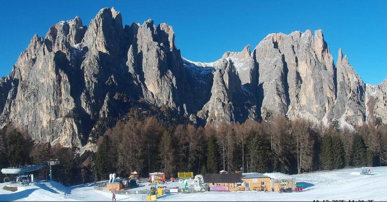 Webcam Vigo di Fassa-Pera-Ciampedie - Vigo - dirupi di Larsech