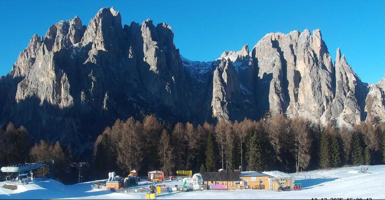 Webcam Vigo di Fassa-Pera-Ciampedie - Vigo - dirupi di Larsech